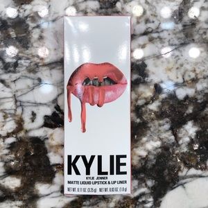 Verified Kylie Cosmetics Show Off